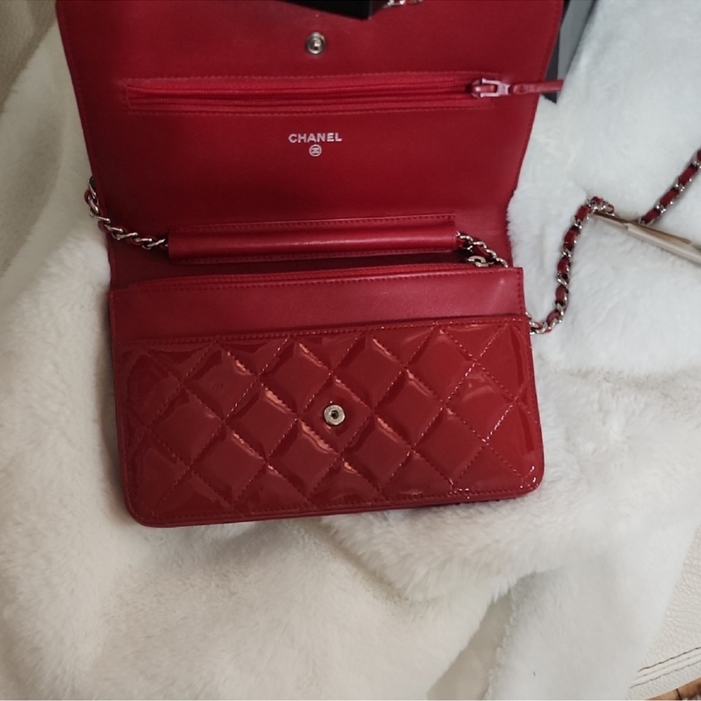 Chanel Red Quilted Women's Bag - Patent leather WOC - Picture 3 of 3